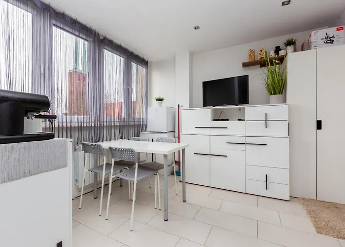 Seaside Comfort By Bookinghost